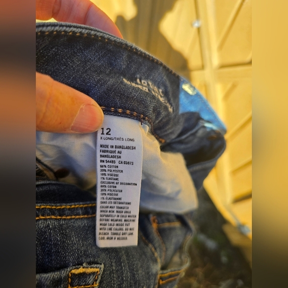 Classic Blue Women's Jeans - Picture 2 of 7